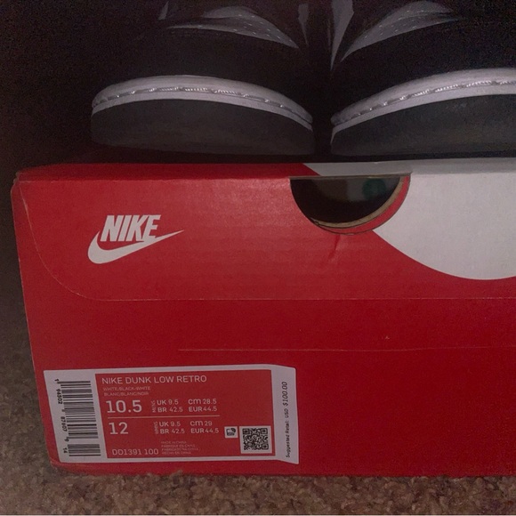 Nike Panda Dunks - Picture 5 of 6